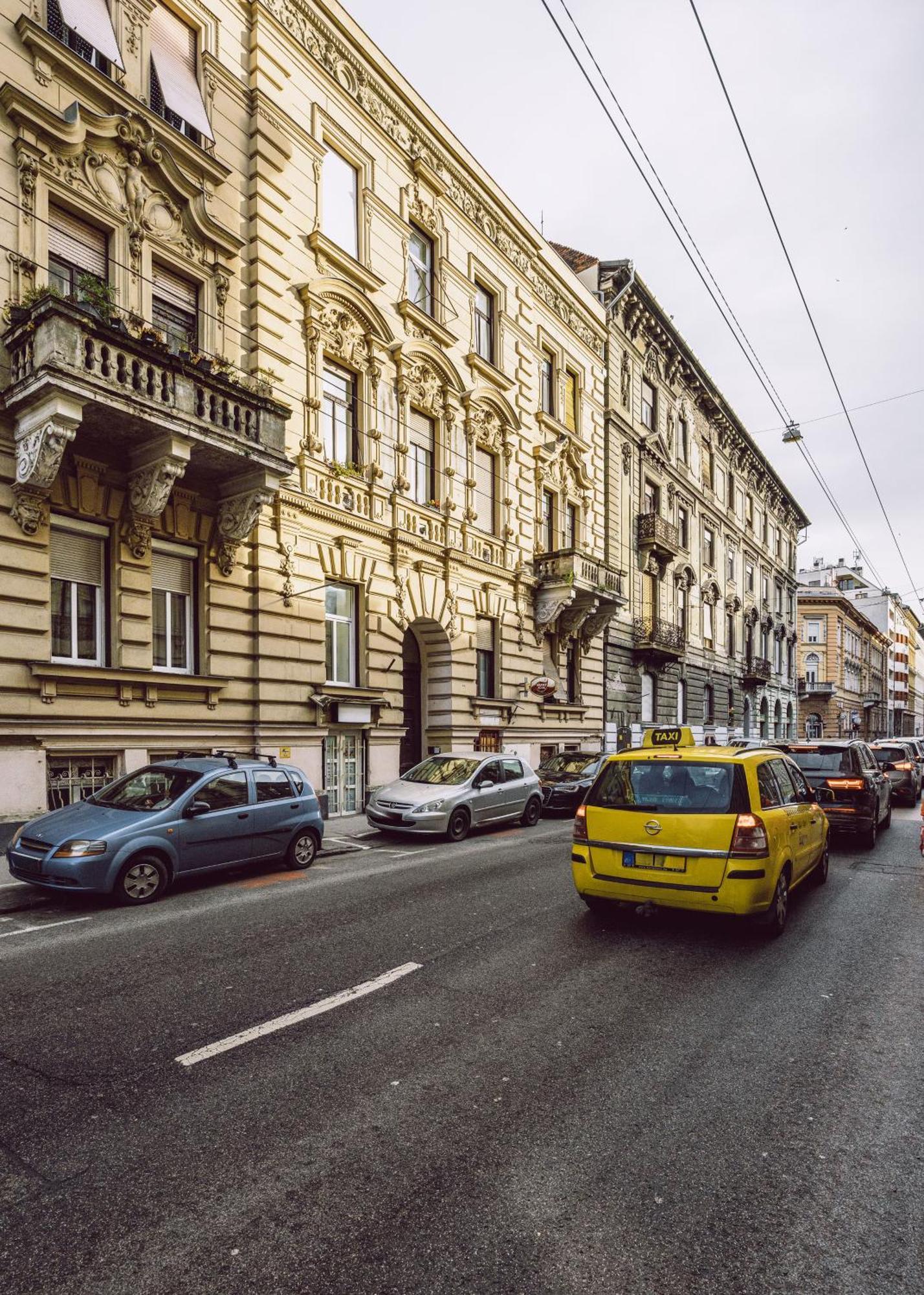 Modern Westend Citycenter Home Budapest Exterior photo